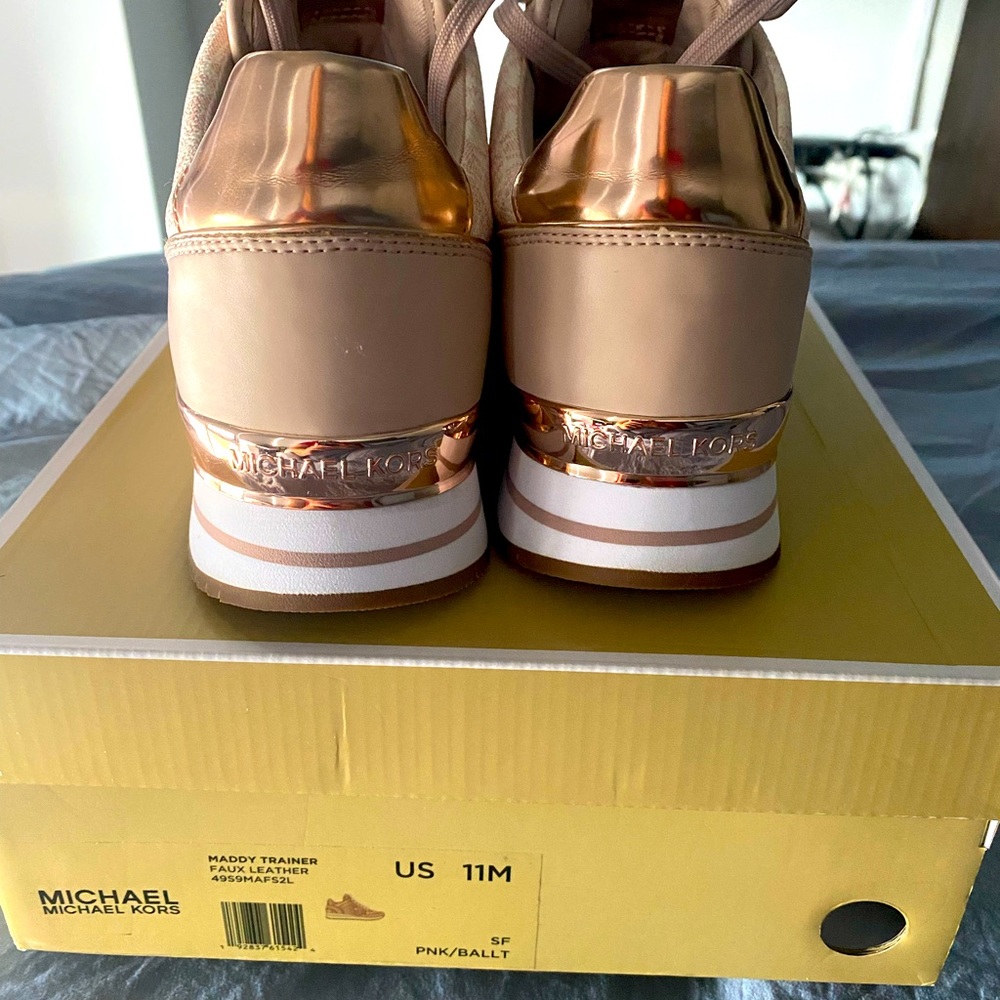 Women’s sneakers Michael Kors size 11